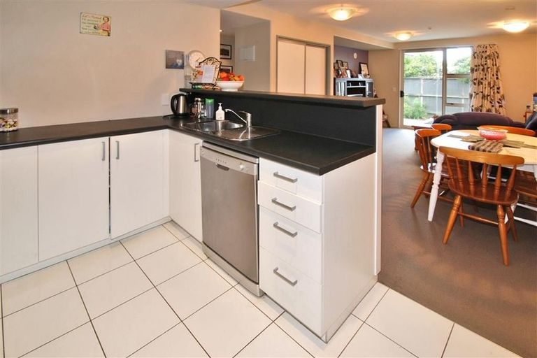 Photo of property in 6/14 Brougham Street, Addington, Christchurch, 8024