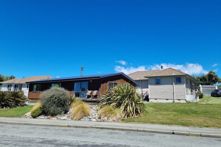 Photo of property in 16 Aorangi Crescent, Lake Tekapo, 7999