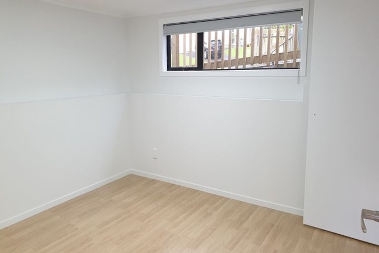 Photo of property in 24 Tamahere Drive, Glenfield, Auckland, 0629