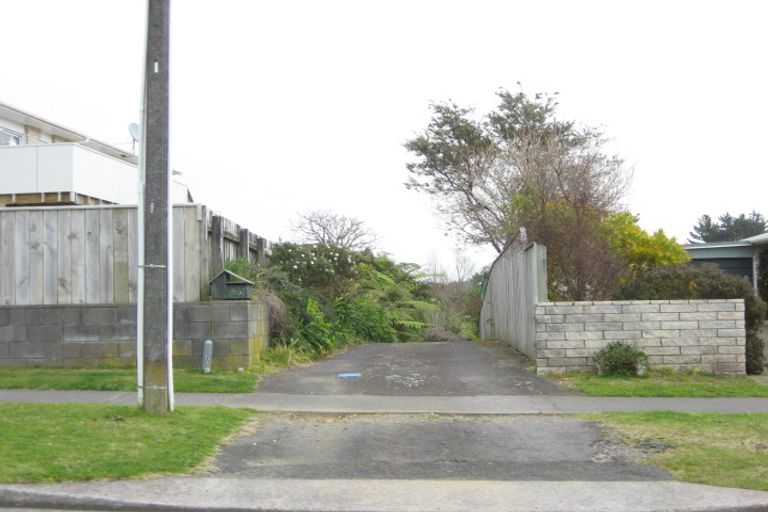 Photo of property in 108a Wairau Road, Oakura, 4314