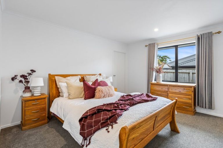 Photo of property in 32 Accolage Boulevard, Kumeu, 0810
