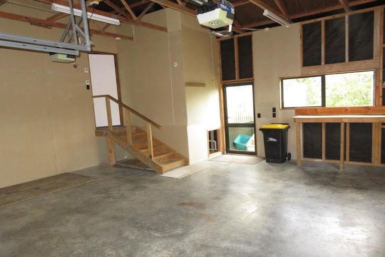 Photo of property in 4 Chastudon Place, Tawa, Wellington, 5028