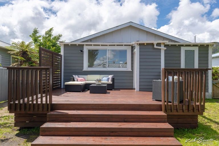 Photo of property in 50 York Street, Moera, Lower Hutt, 5010