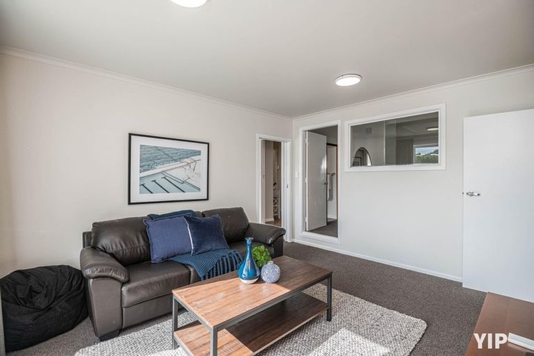 Photo of property in 5 Hallewell Crescent, Johnsonville, Wellington, 6037