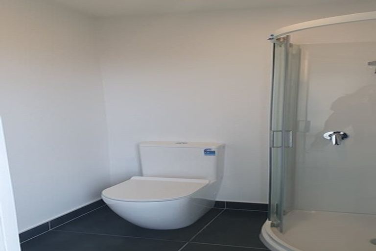 Photo of property in 15/62 Spenmoor Street, Newlands, Wellington, 6037