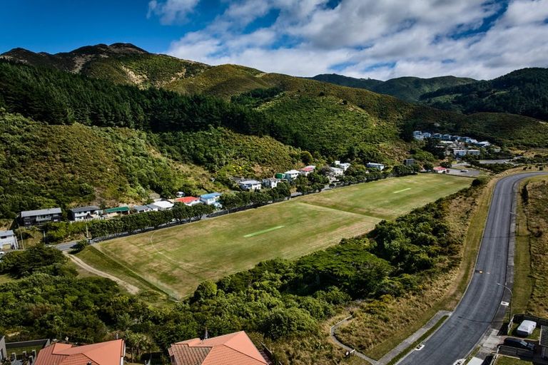Photo of property in 22 Domanski Crescent, Owhiro Bay, Wellington, 6023