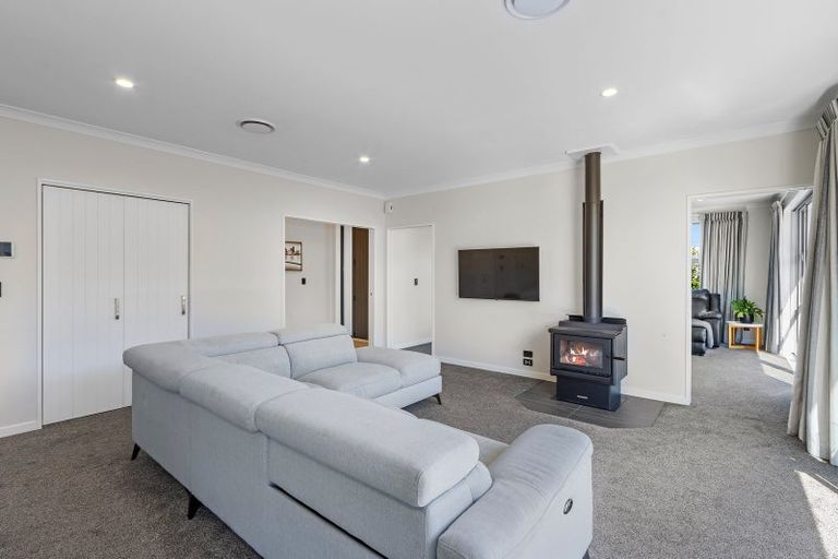 Photo of property in 16 Augustine Drive, Aidanfield, Christchurch, 8025