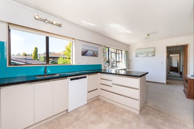 Photo of property in 8 Padfield Place, Havelock North, 4130