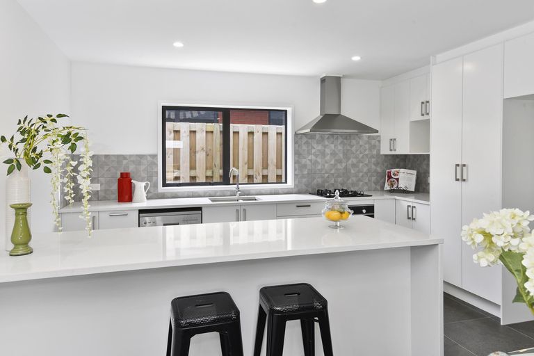 Photo of property in 24 Tawhiti Road, Pukekohe, 2120