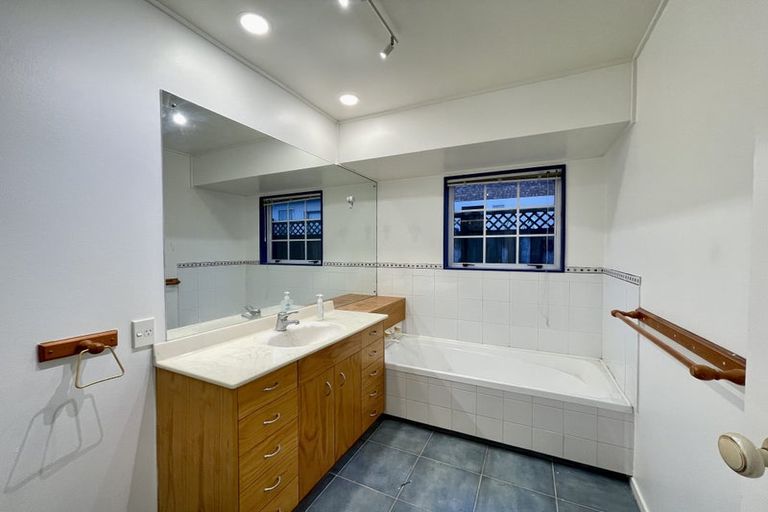 Photo of property in 12 Manu Place, Pinehill, Auckland, 0632