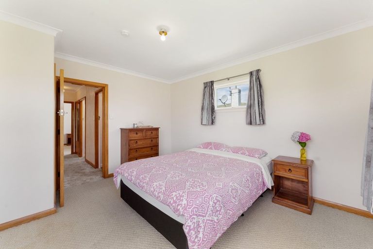 Photo of property in 18 Wincanton Place, Awapuni, Palmerston North, 4412