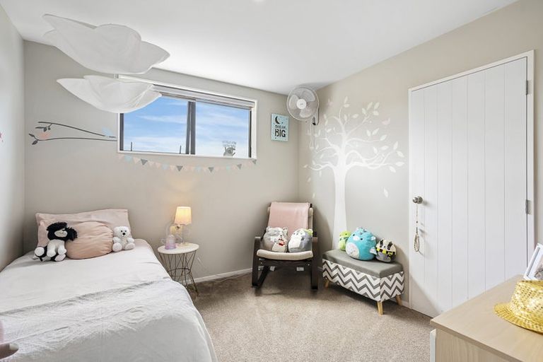 Photo of property in 112 Grand Drive, Orewa, 0931