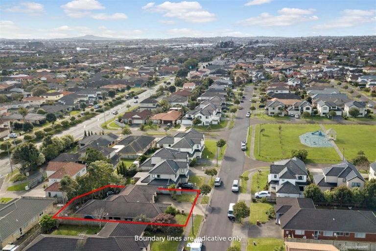 Photo of property in 62 Thornbury Crescent, East Tamaki Heights, Auckland, 2016