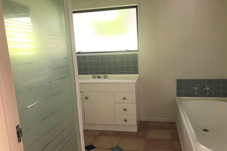 Photo of property in 159 Colwill Road, Massey, Auckland, 0614