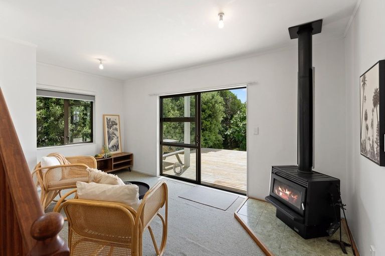 Photo of property in 13 Reeves Street, Waikanae Beach, Waikanae, 5036