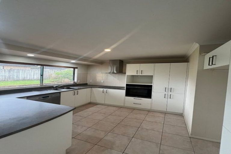 Photo of property in 3 Nephin Place, East Tamaki Heights, Auckland, 2016