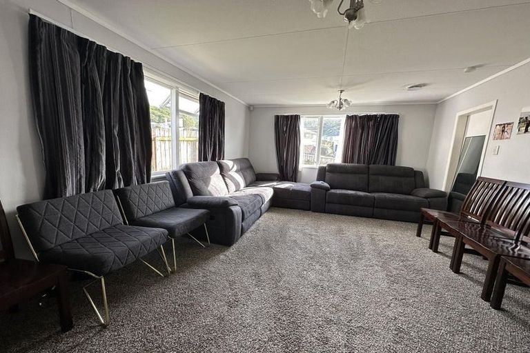 Photo of property in 18 Rangituhi Crescent, Takapuwahia, Porirua, 5022