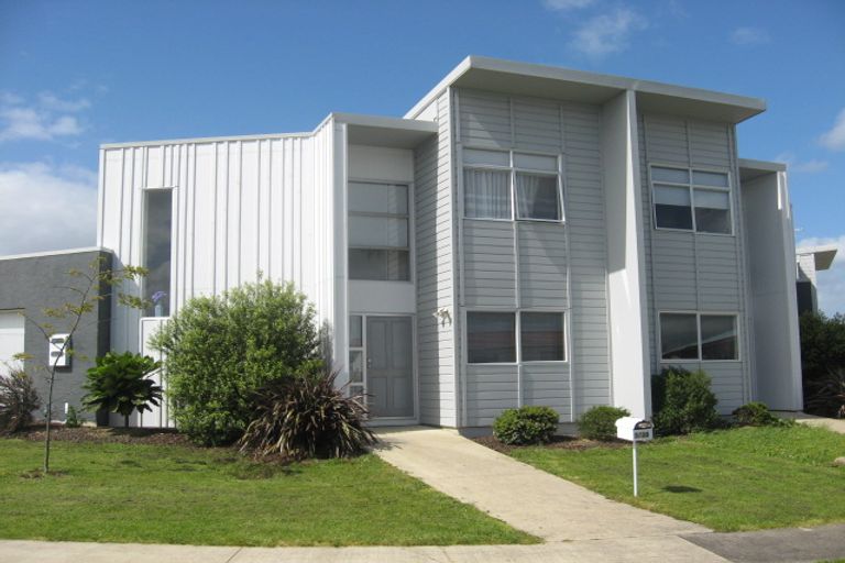 Photo of property in 30 Templeton Place, Clendon Park, Auckland, 2103