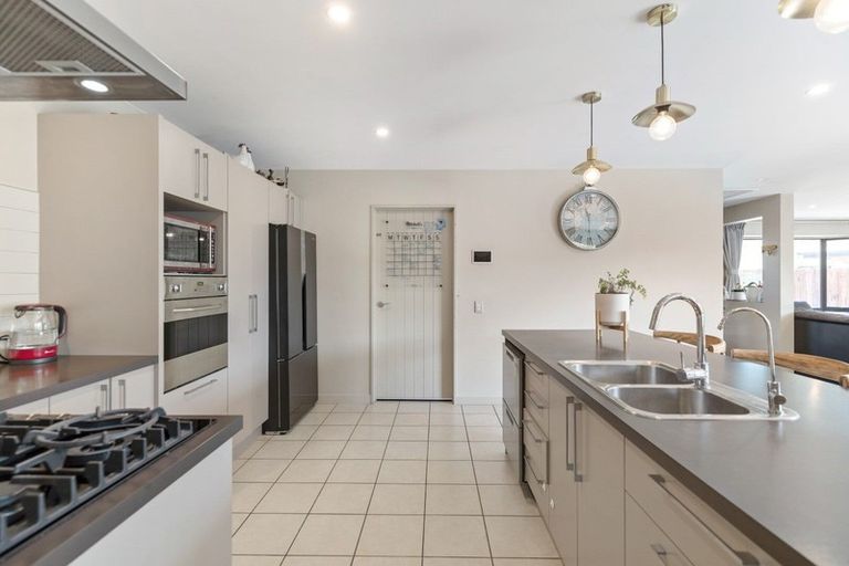 Photo of property in 8 Ada Place, Lake Hayes, Queenstown, 9304