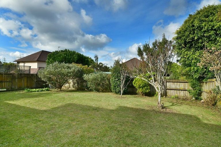 Photo of property in 56 Spencer Road, Pinehill, Auckland, 0632