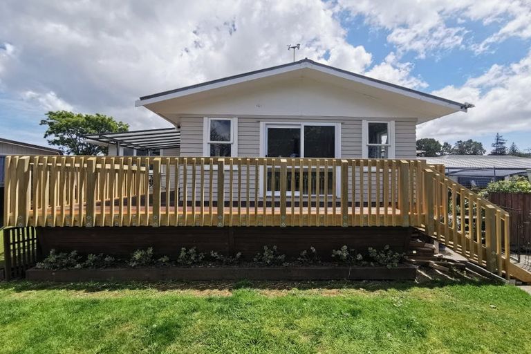 Photo of property in 141 Ennis Avenue, Pakuranga Heights, Auckland, 2010