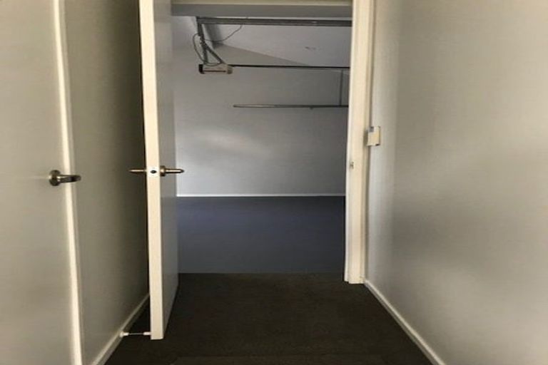 Photo of property in 11m Clearwater Cove, West Harbour, Auckland, 0618