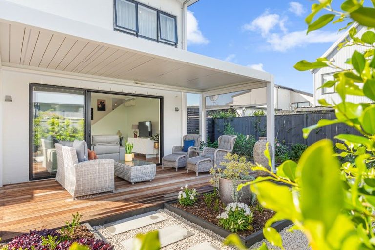 Photo of property in 6 Sacred Kingfisher Road, Hobsonville, Auckland, 0616