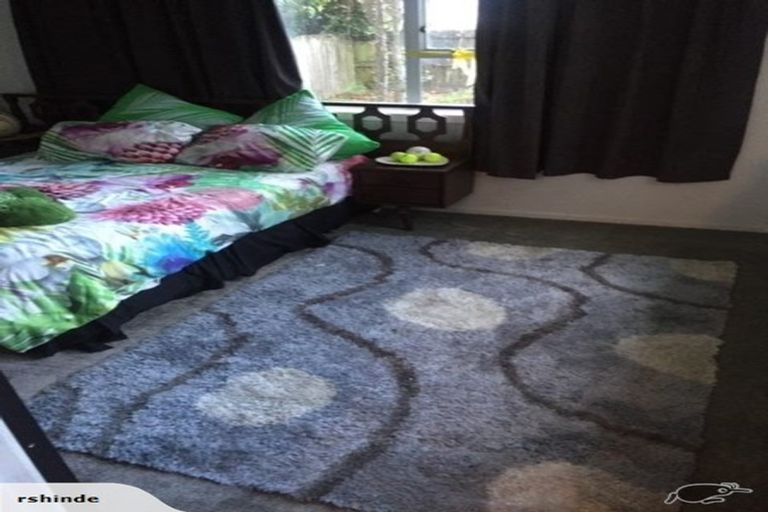 Photo of property in 1/4 Kaurilands Road, Titirangi, Auckland, 0604