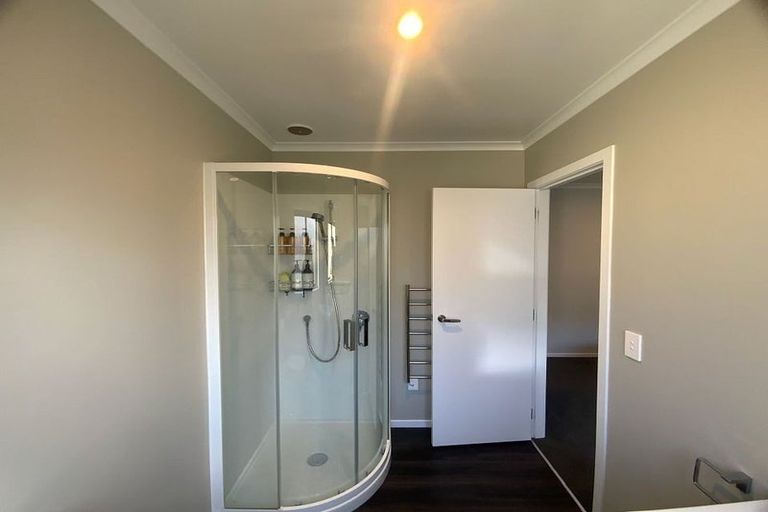 Photo of property in 5 Peter Tapp Way, Wainuiomata, Lower Hutt, 5014