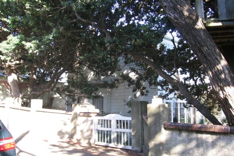 Photo of property in 11 Mcfarlane Street, Mount Victoria, Wellington, 6011