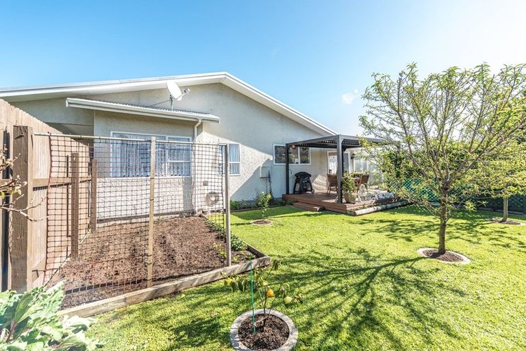 Photo of property in 27 Miro Street, Castlecliff, Whanganui, 4501