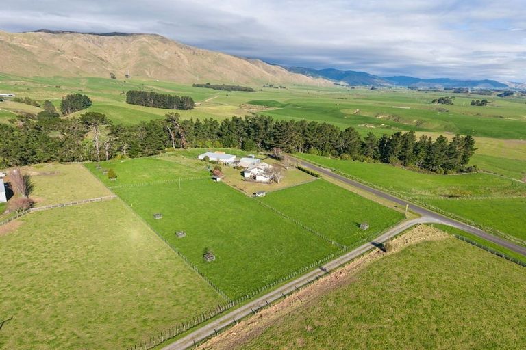 Photo of property in 101 Albert Road, Tokomaru, Palmerston North, 4474