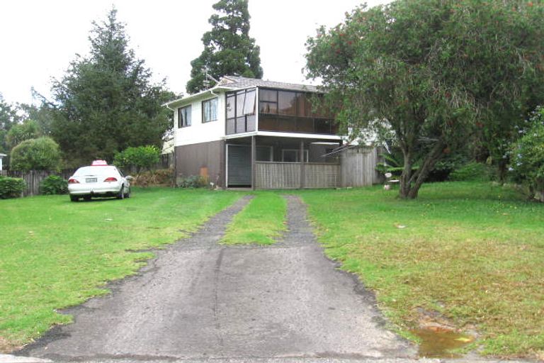 Photo of property in 13 Dallow Place, Henderson, Auckland, 0612