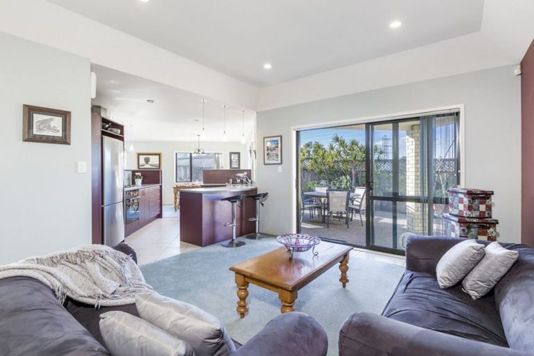 Photo of property in 139 Flanshaw Road, Te Atatu South, Auckland, 0610