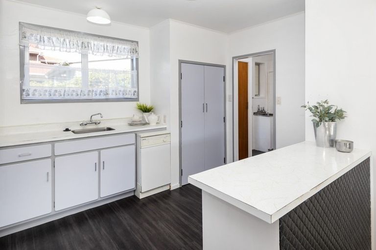 Photo of property in 2/3 Jern Place, Eastern Beach, Auckland, 2012