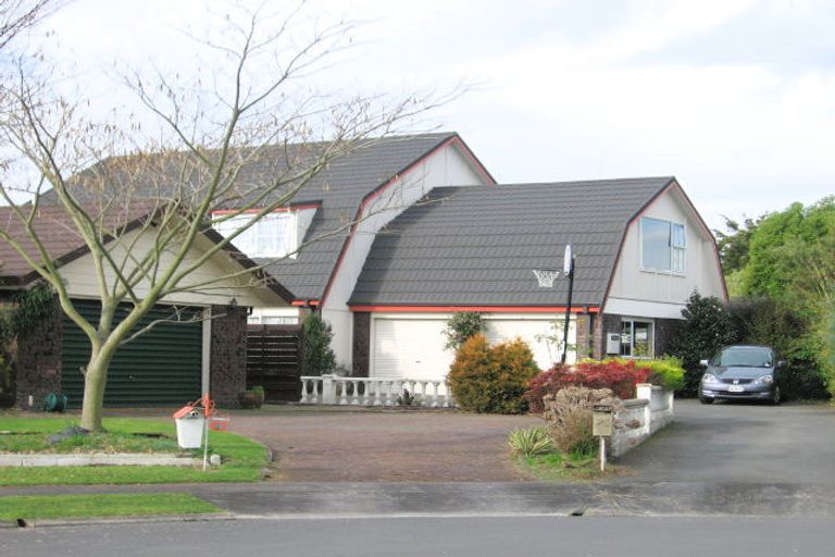 Photo of property in 23 Burn-murdoch Street, St Andrews, Hamilton, 3200