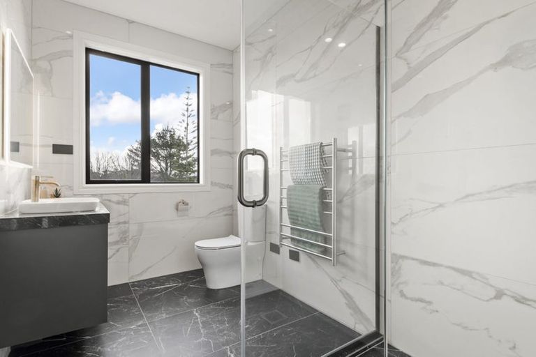 Photo of property in 2 Taku Close, Long Bay, Auckland, 0630