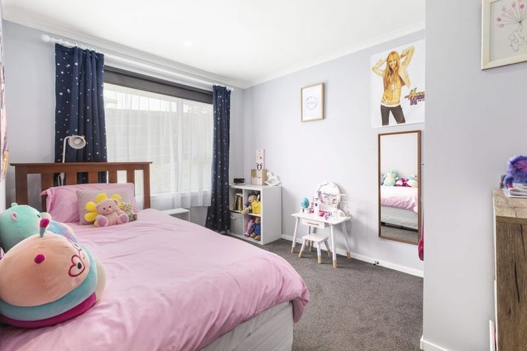 Photo of property in 5 Colorado Grove, Brooklyn, Wellington, 6021