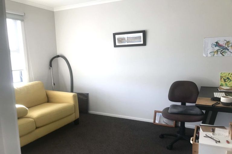 Photo of property in 52 Pateke Drive, Kenepuru, Porirua, 5022