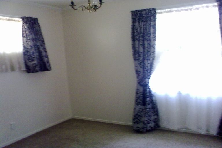 Photo of property in 3 Tanera Crescent, Brooklyn, Wellington, 6021