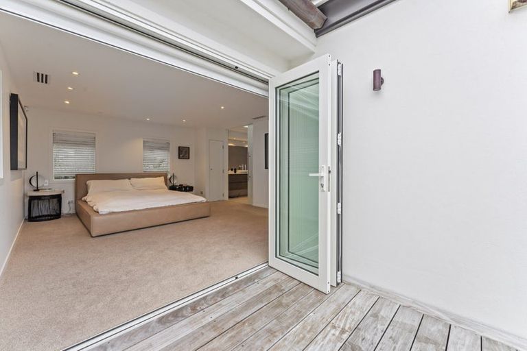 Photo of property in 15 The Strand, Takapuna, Auckland, 0622