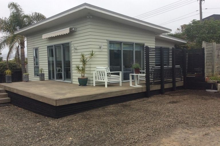 Photo of property in 15 Old Lake Road, Narrow Neck, Auckland, 0624