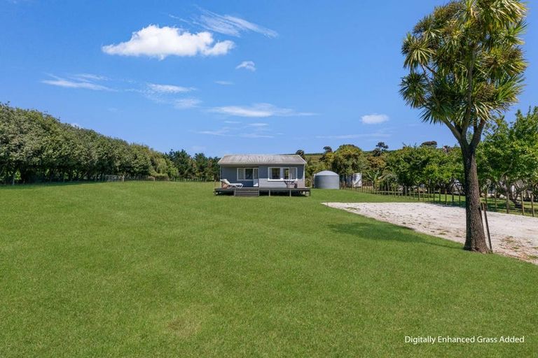 Photo of property in 3265 South Head Road, South Head, Helensville, 0874