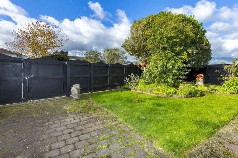 Photo of property in 2/23 Roband Crescent, Brown Owl, Upper Hutt, 5018