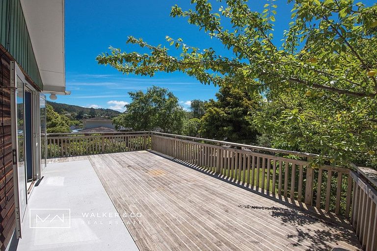 Photo of property in 9 Zeala Grove, Stokes Valley, Lower Hutt, 5019
