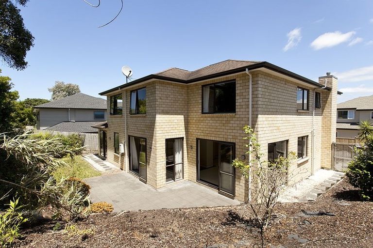 Photo of property in 13 Keating Rise, Northcross, Auckland, 0632