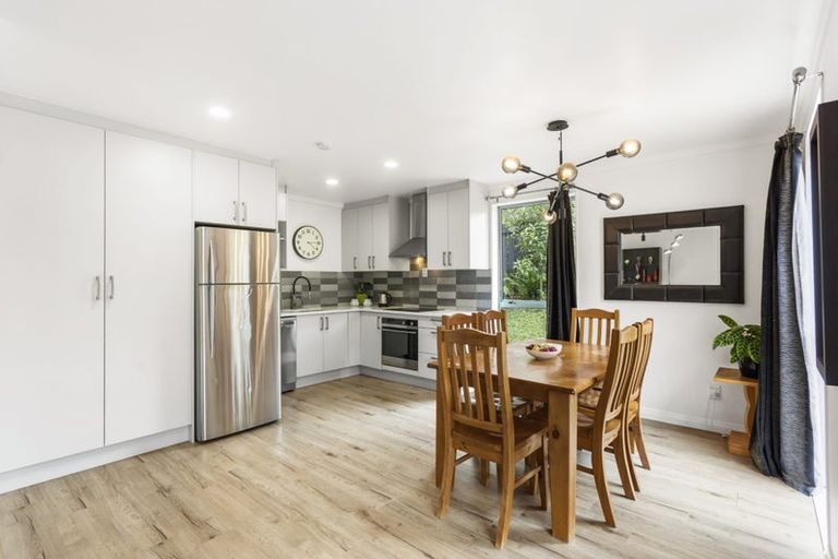 Photo of property in 1/351 West Coast Road, Glen Eden, Auckland, 0602