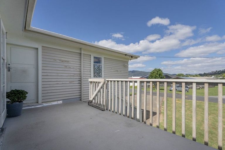 Photo of property in 3 Daphne Road, Tairua, 3508