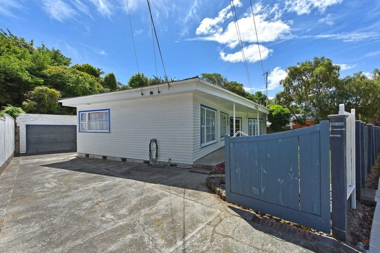 Photo of property in 22 Field Street, Silverstream, Upper Hutt, 5019