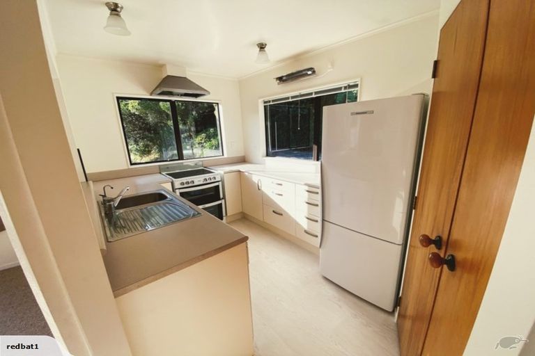 Photo of property in 117 Stratton Street, Normandale, Lower Hutt, 5010